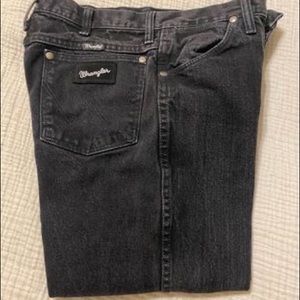 Wranglers 32 x 30 Black Cowboy Cut Silver Edition slim fit men’s jeans